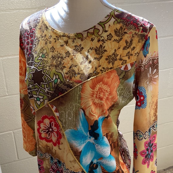 Caia Ladies Vibrant Floral Top - Picture 4 of 6